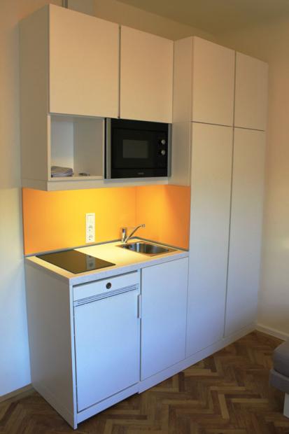 view of kitchenette 