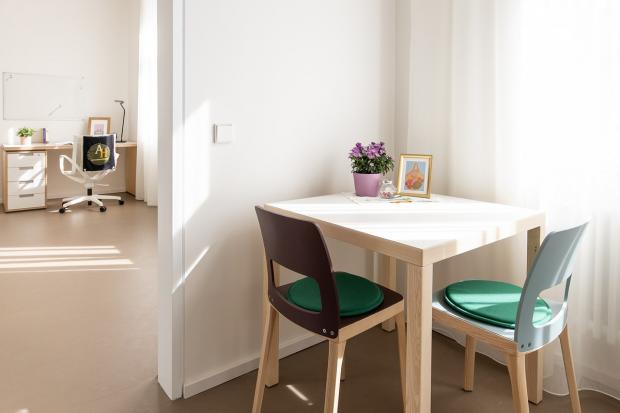 sitting area in a shared flat | © Harald Klemm
