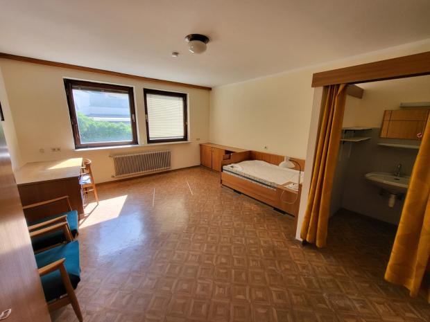 Room with running water