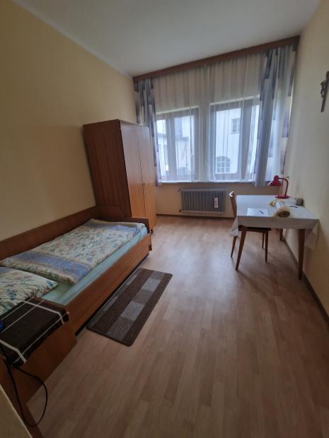 Kleines Einbettzimmer