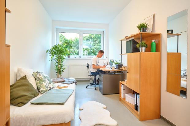 Einbettzimmer @ Martin Schönbauer