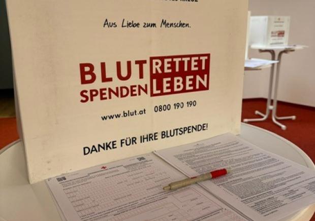 (c) Akademikerhilfe